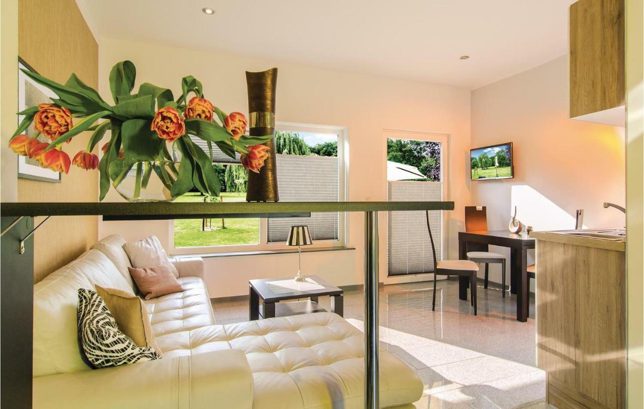 Petersberg  Gorgeous Home In Pinnow With Kitchenette מראה חיצוני תמונה